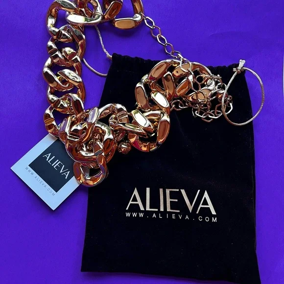 Alieva Jovan Chain Belt - NWT Nuvora Gemstone Chain Belt Gold | Princess Polly main image 3